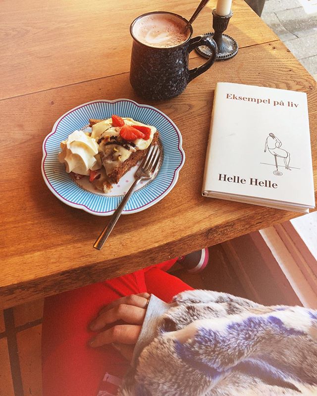 Caroline-tid 🥕🍰. Den er vigtig, jeg er vigtig 🍫📚.
.
.
.
.
#duernok #huskdigselv #kage #varmkakao #dinkropdineregler